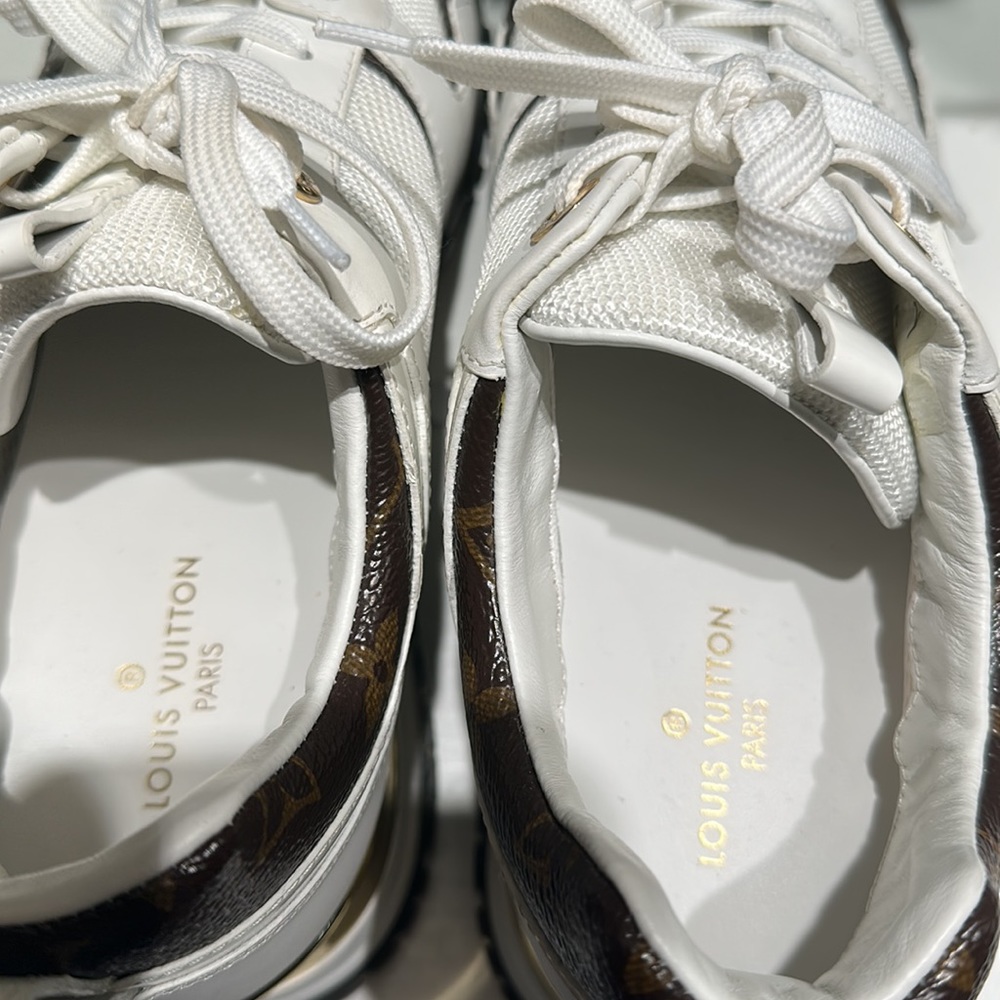 Louis Vuitton Runaway Sneaker - Picture 6 of 6